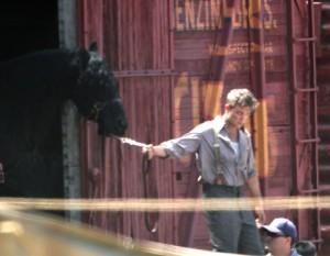 2010__05__robert_pattinson_may21_441 300×233.jpg