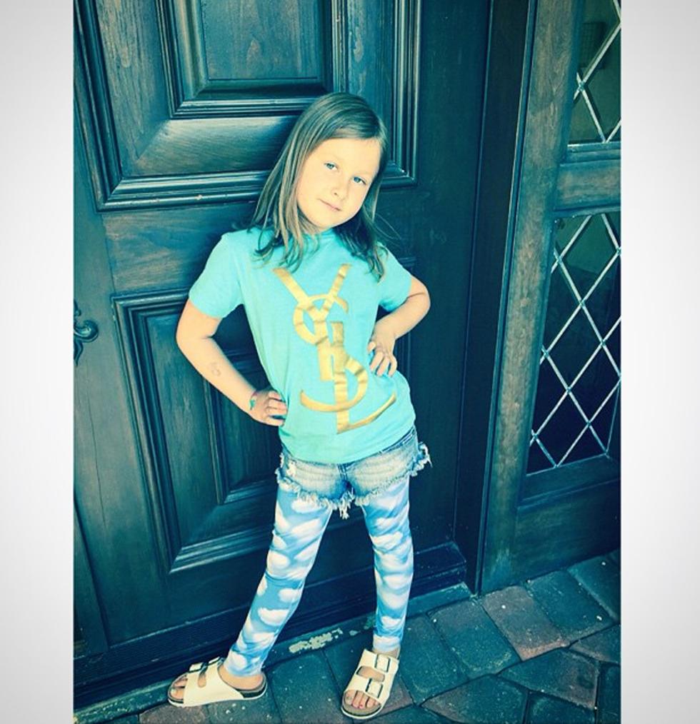 Tori spelling daughter stella