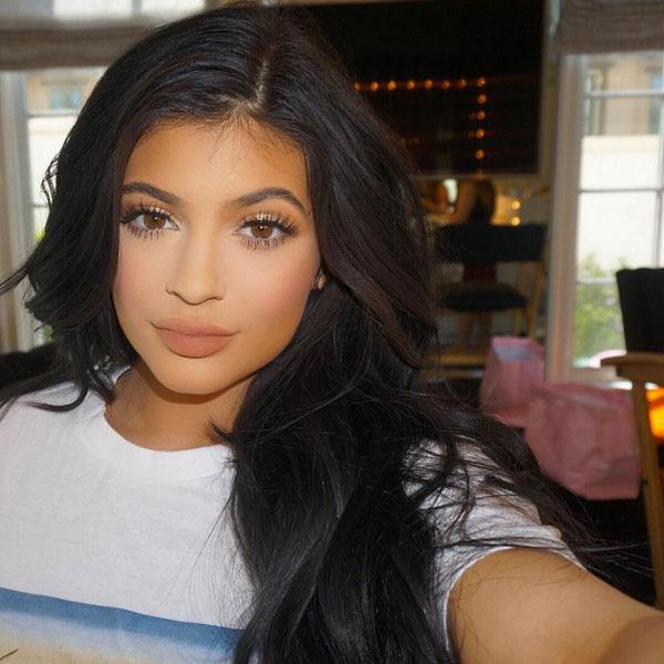 Kylie jenner face plastic surgery too fake 04