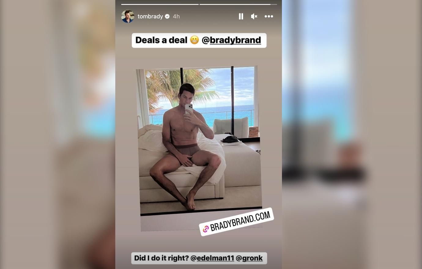 Shirtless Tom Brady Pictures  List of Near-Naked Tom Brady Photos