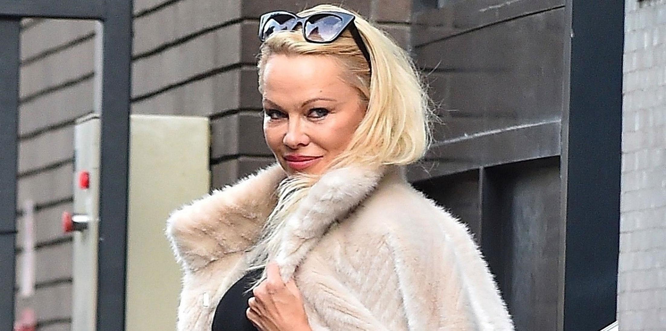 Pamela anderson kim kardashian fur wide