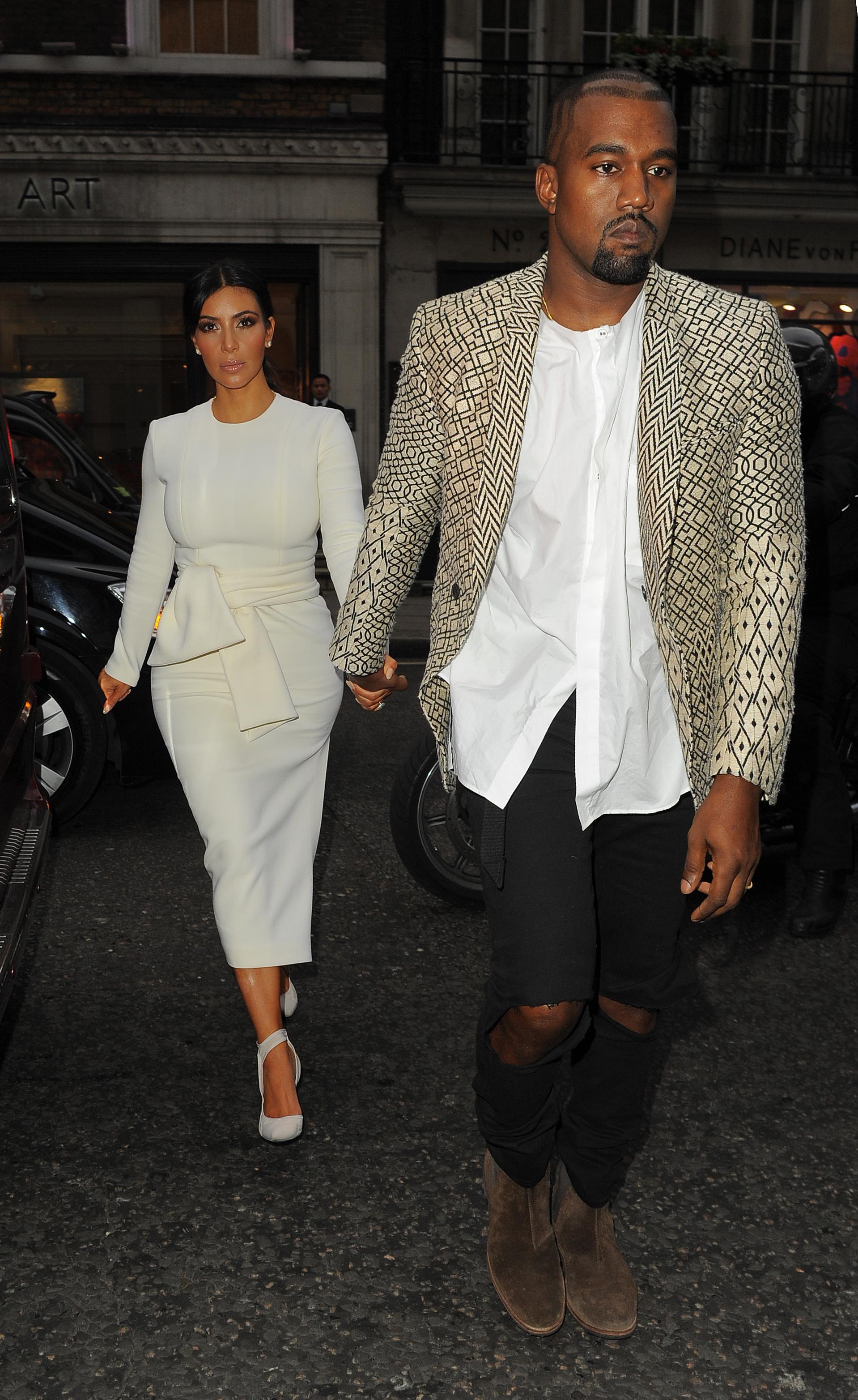 Kim Kardashian and Kanye West dine at Hakkasan