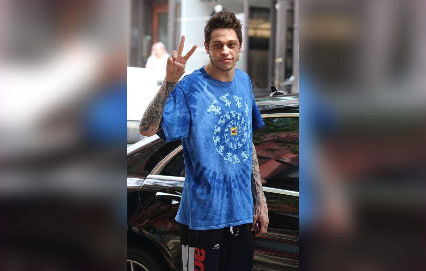 pete davidson welcomes snl alum bill hader to big dk club