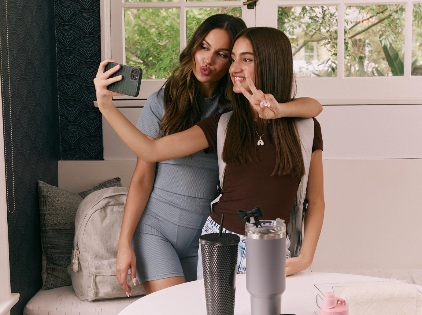 'Love Is Blind' Star Jessica Vestal's Daughter Helps Her Make Content