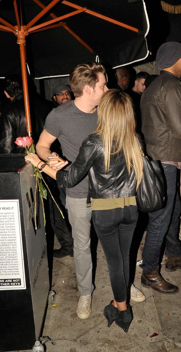 Sarah hyland makes out mystery man 05