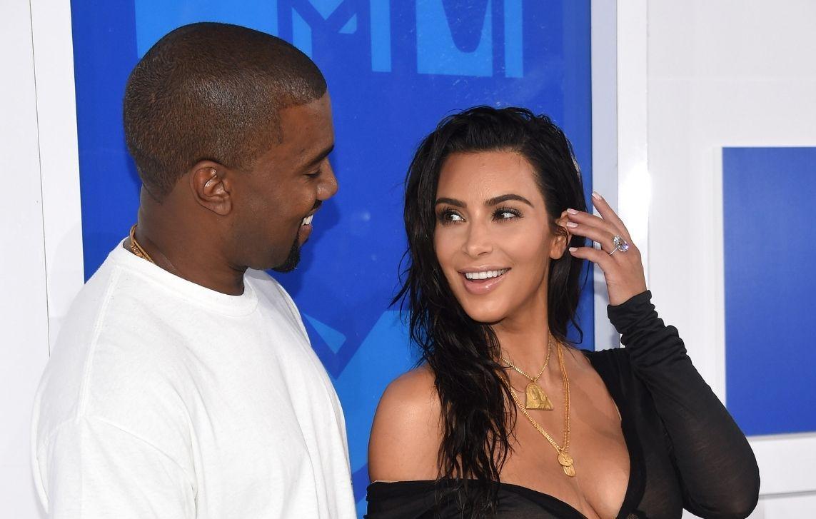 kim kardashian kanye west kept waving making eyes saturday night live opening monologue