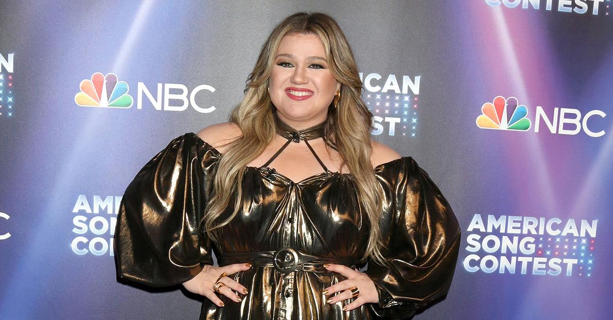 Kelly Clarkson Praises 'Female Friendships' For Helping Brandon Divorce