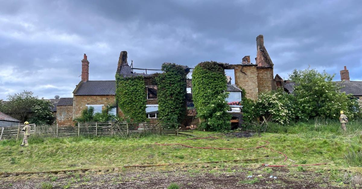 princess diana home arsonists fire charles spencer estate