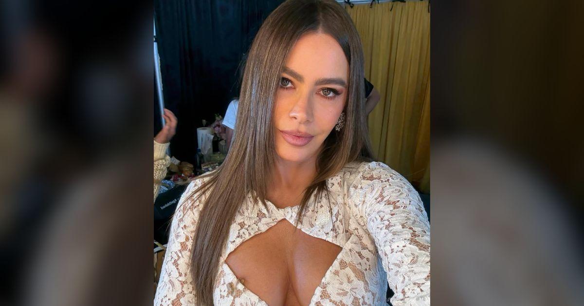 Image of Sofía Vergara confused fans with what seemed to be a wardrobe malfunction upon first glance.