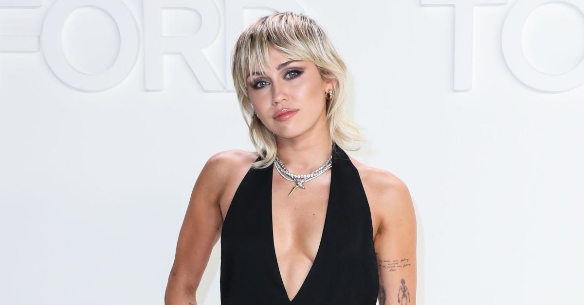 miley cyrus dating women makes more sense girls are way hotter pansexual