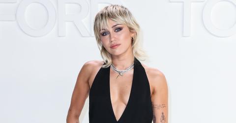 miley cyrus dating women makes more sense girls are way hotter pansexual