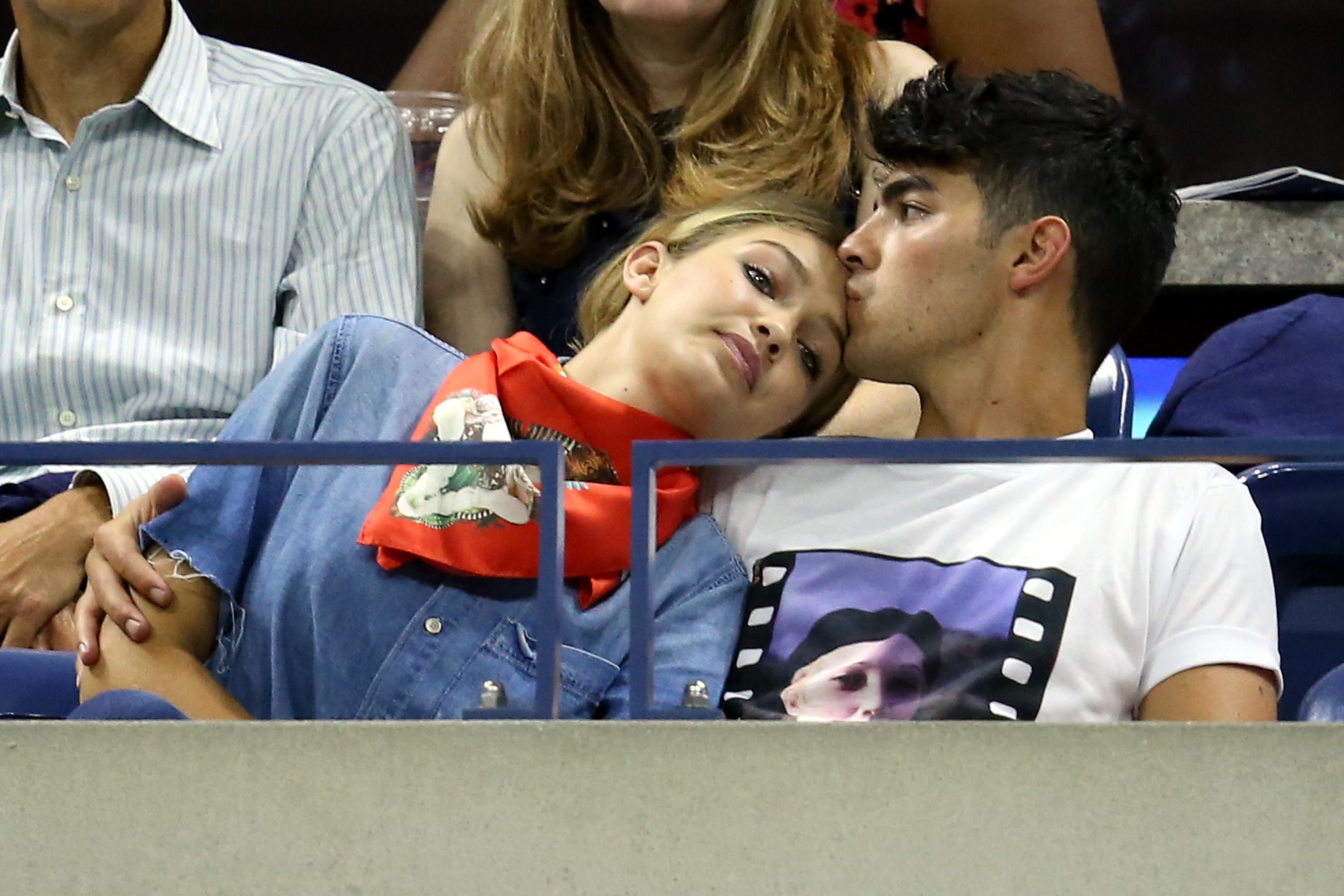 Gigi hadid zayn malik relationship details 04