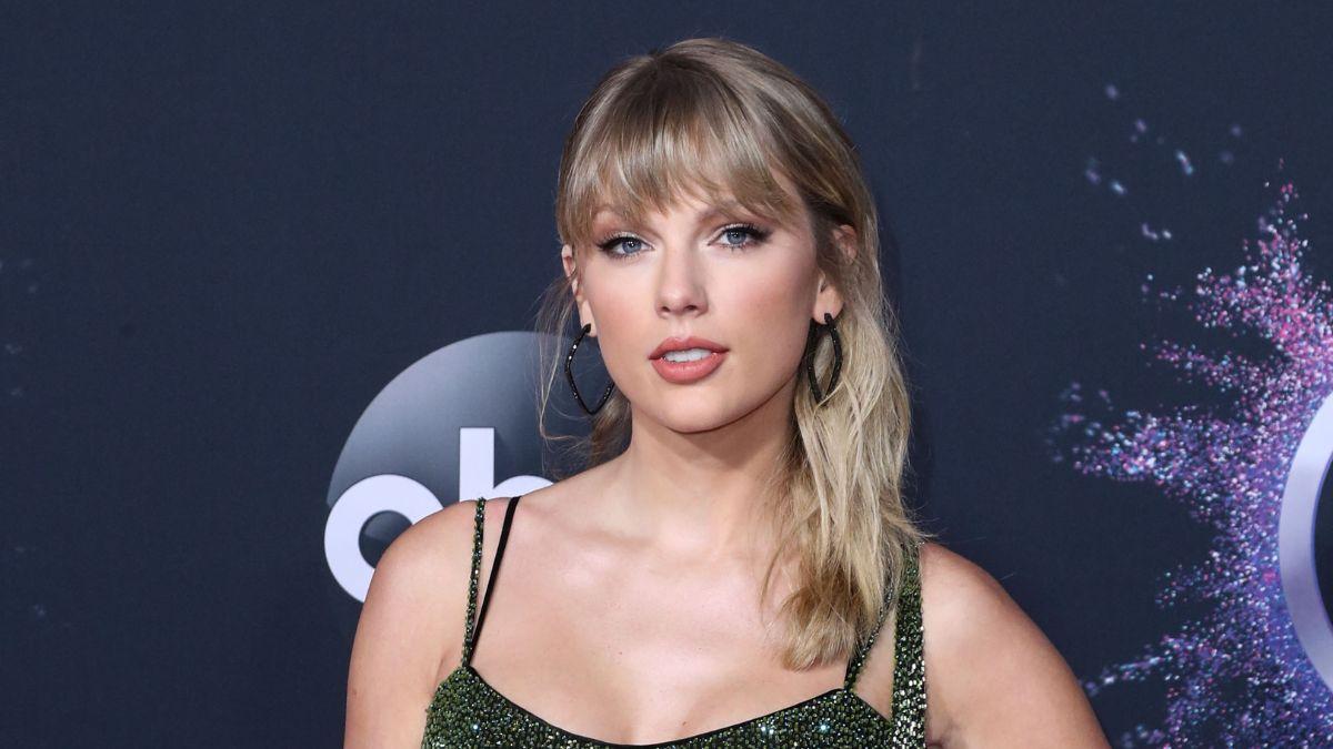 taylor swift family parents brother