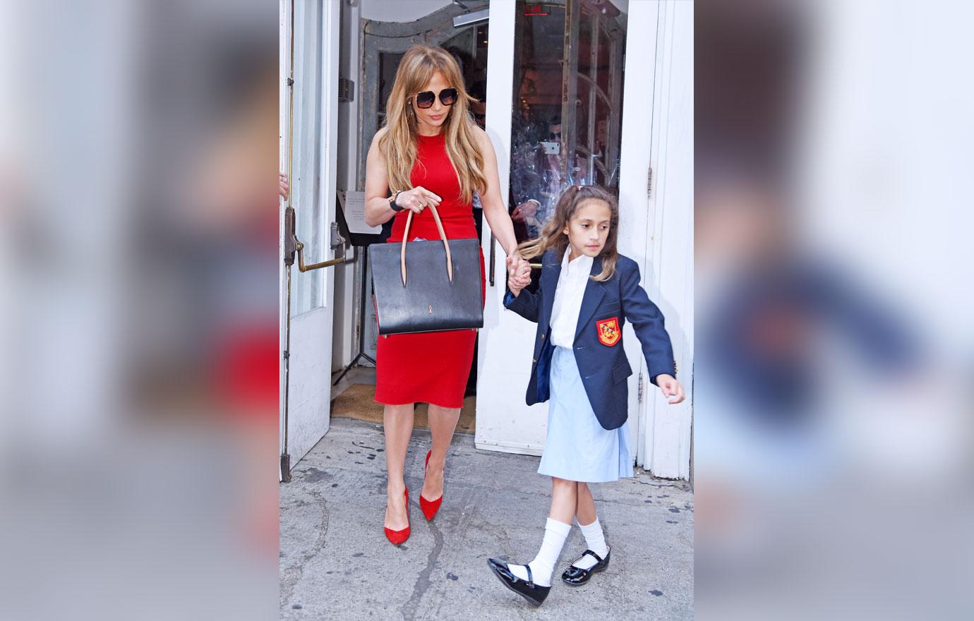 Jennifer lopez 10 year old daughter book deal 2