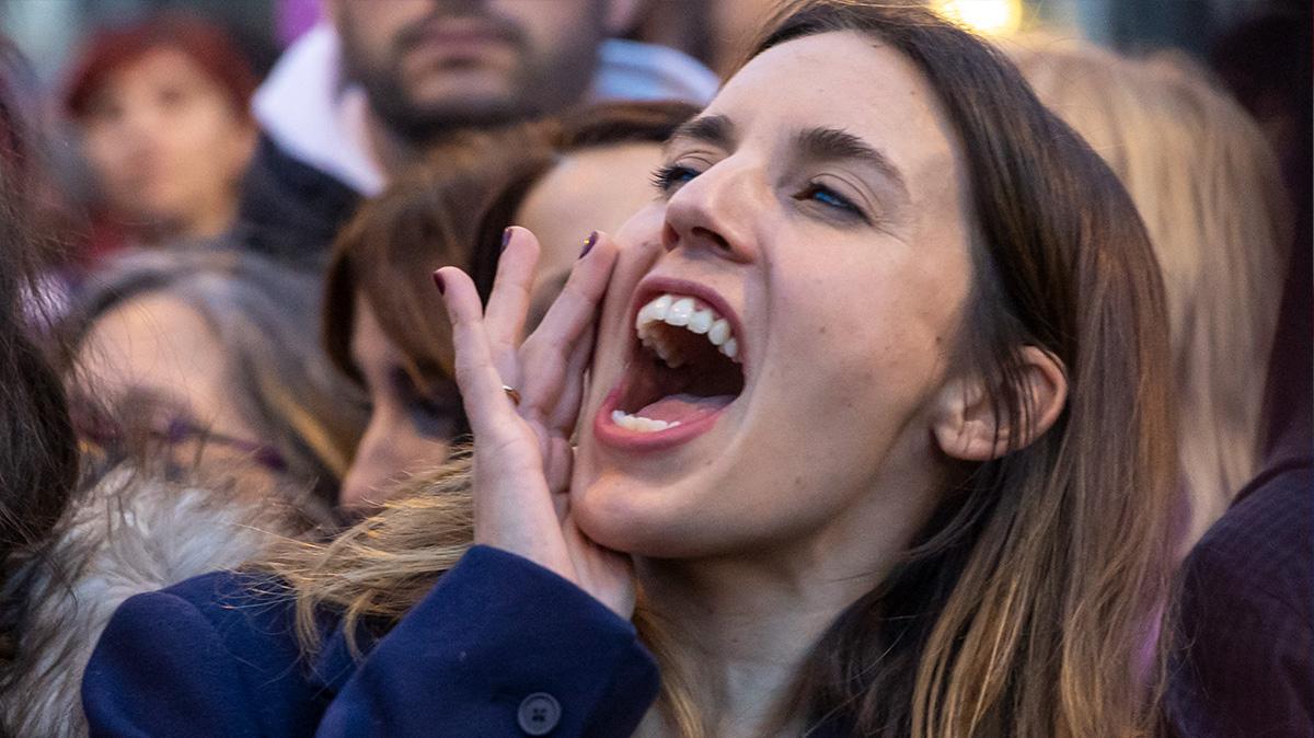 Image of Irene Montero only spoke in English to sing the tune.