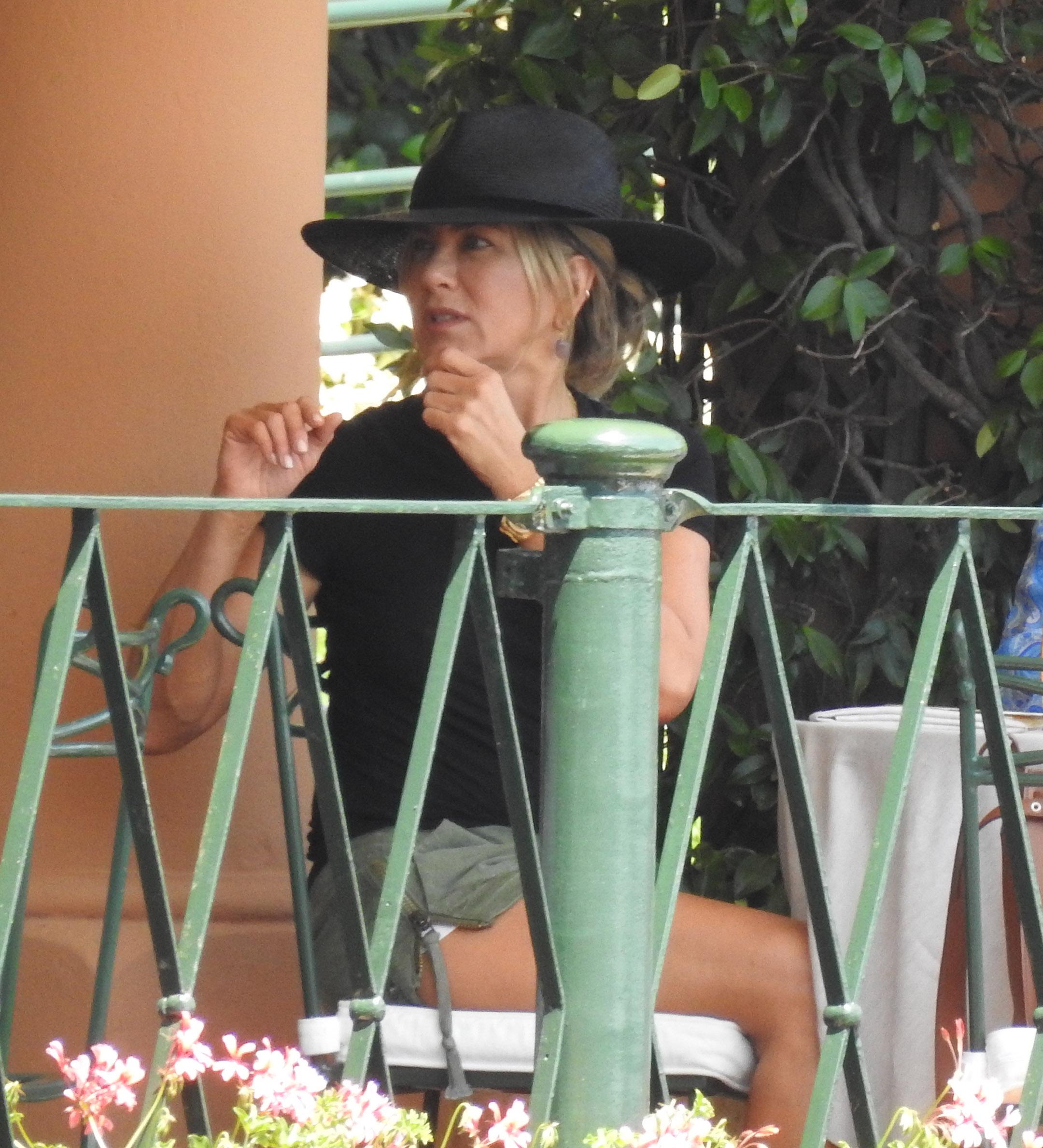 Jennifer Aniston having lunch with a friend in Portofino