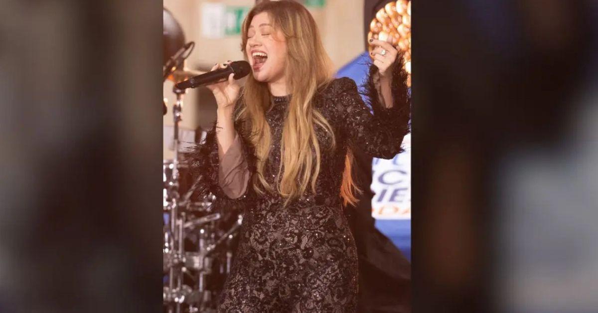 Image of A close insider of the singer defended her by saying she is 'doing her best to balance' her personal life with her work life.