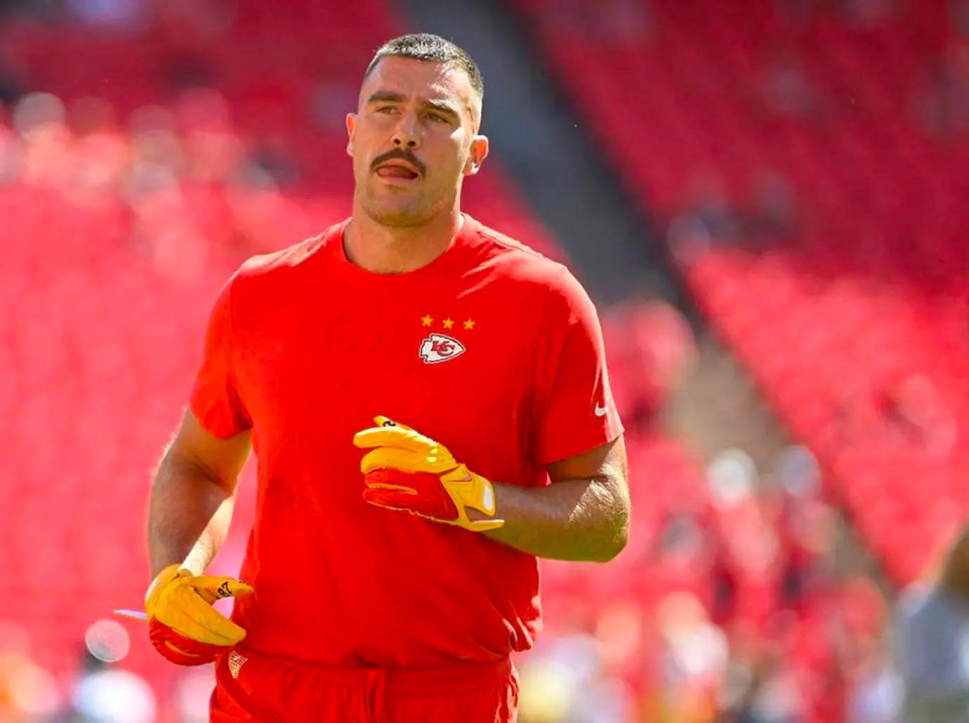 How Travis Kelce picks game-day outfits after being roasted for Taylor  Swift's 'curtains' 
