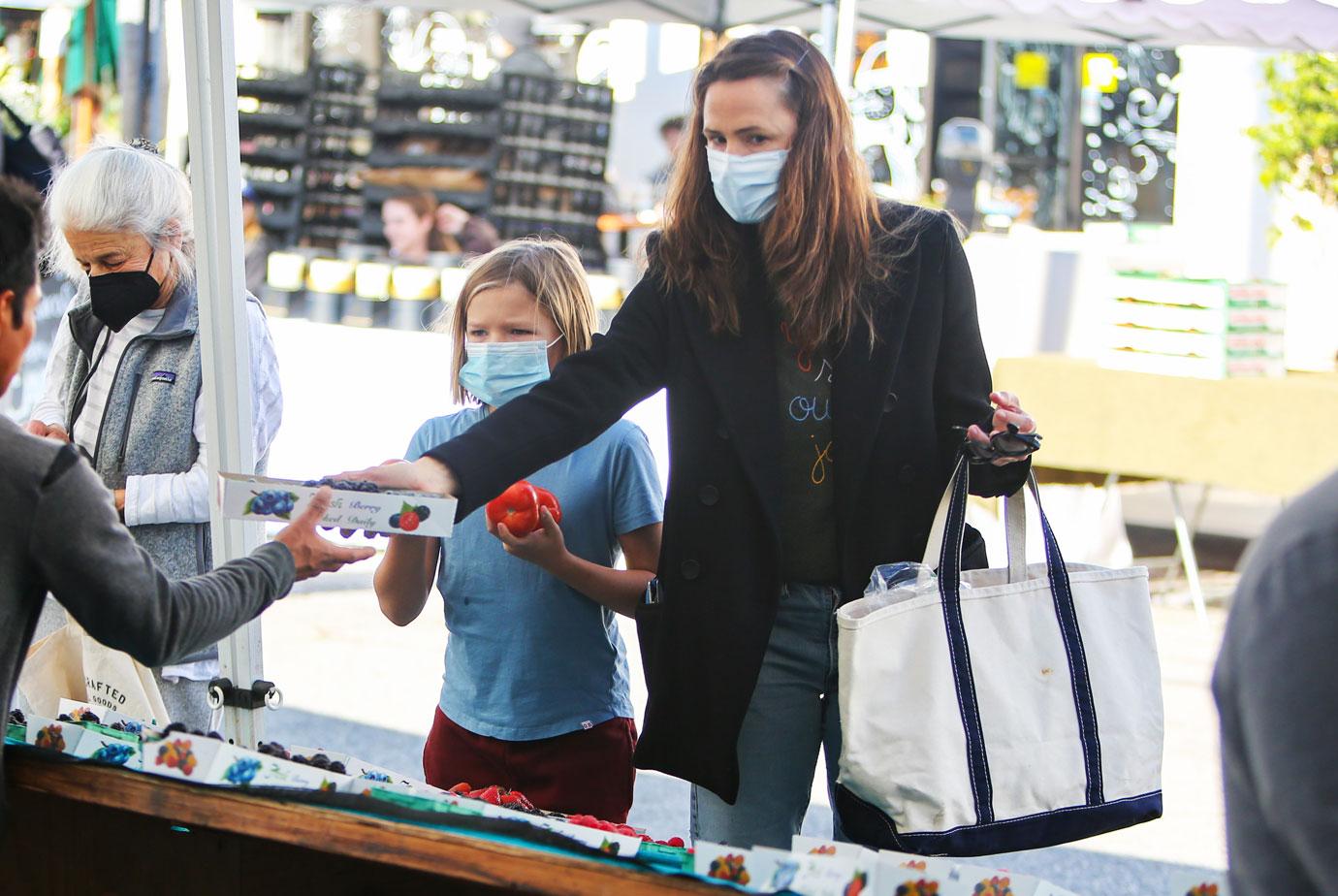 jennifer garner holds hands son samuel farmers market photos