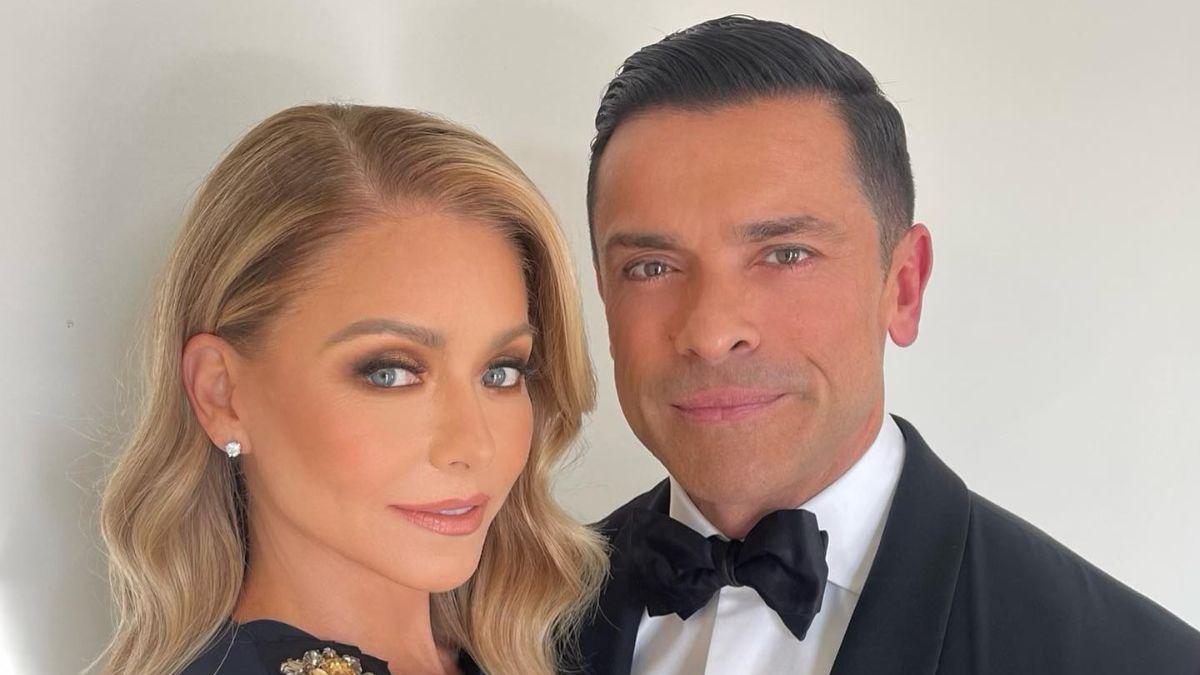 Photo of Kelly Ripa and Mark Consuelos