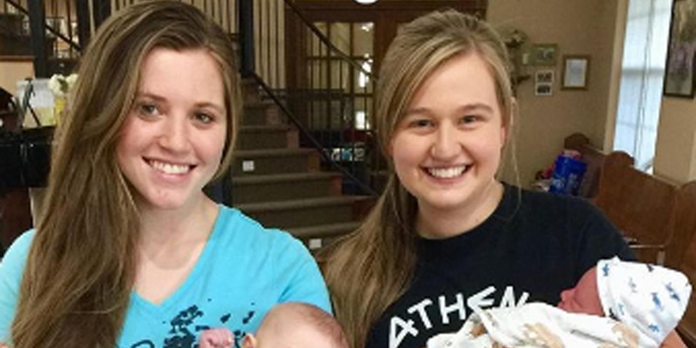 Kendra duggar post baby body twinning with joy anna hero