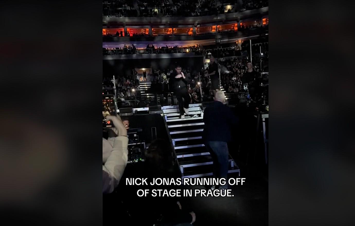 nick jonas runs of stage tiktok