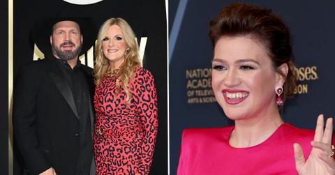 garth brooks kelly clarkson trying set up single star