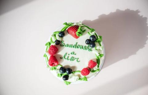 tom sandoval slams recently shuttered cake store sweetladyjanecakeshop ig