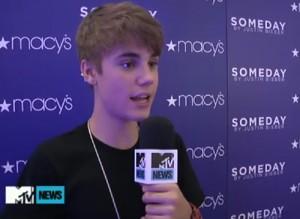 2011__06__Justin_Bieber_June24news_000 300×219.jpg
