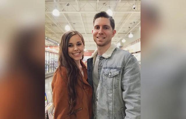 Jessa Duggar And Husband Ben Seewalds Shed Goes Up In Flames 