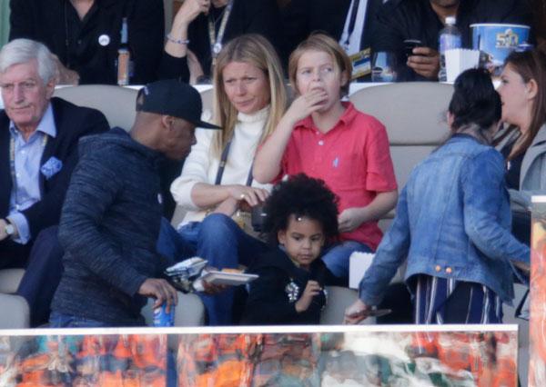 Blue ivy superbowl gwyneth paltrow 02