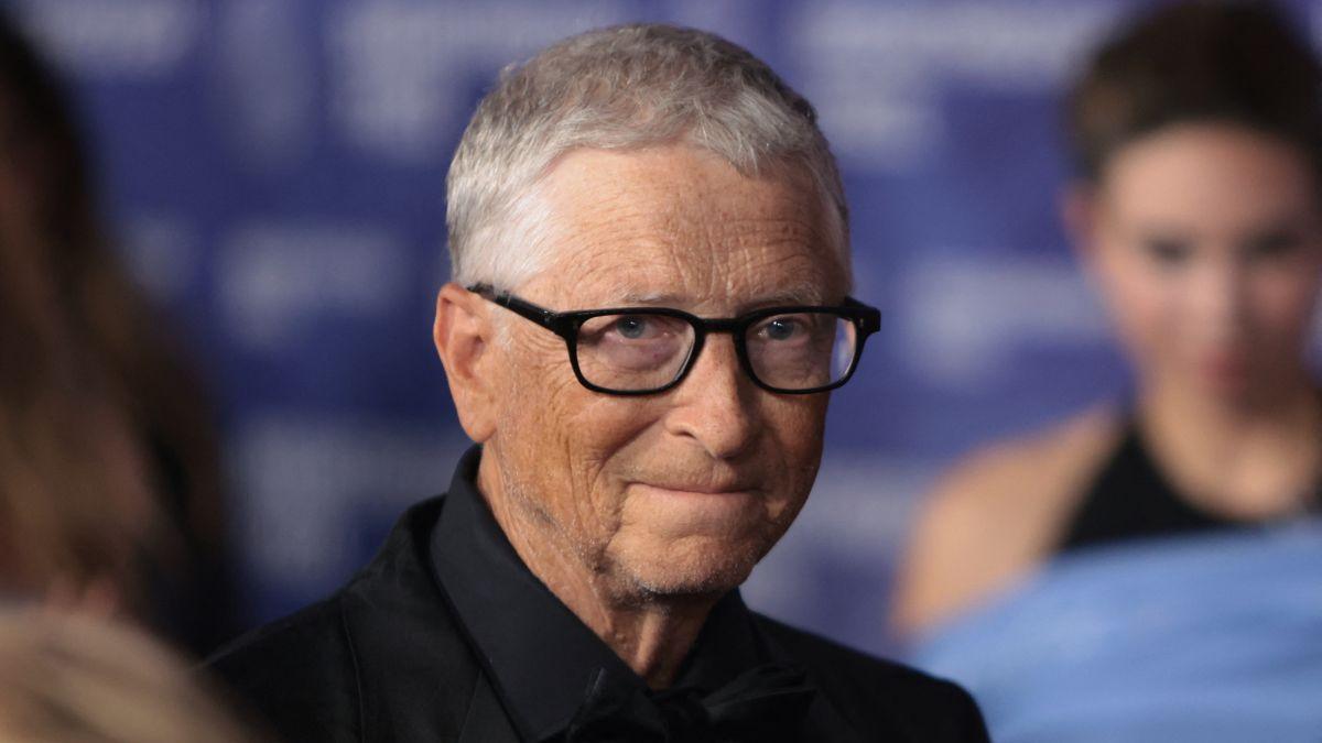 image of Warren Buffet said he and Bill Gates remain friends.