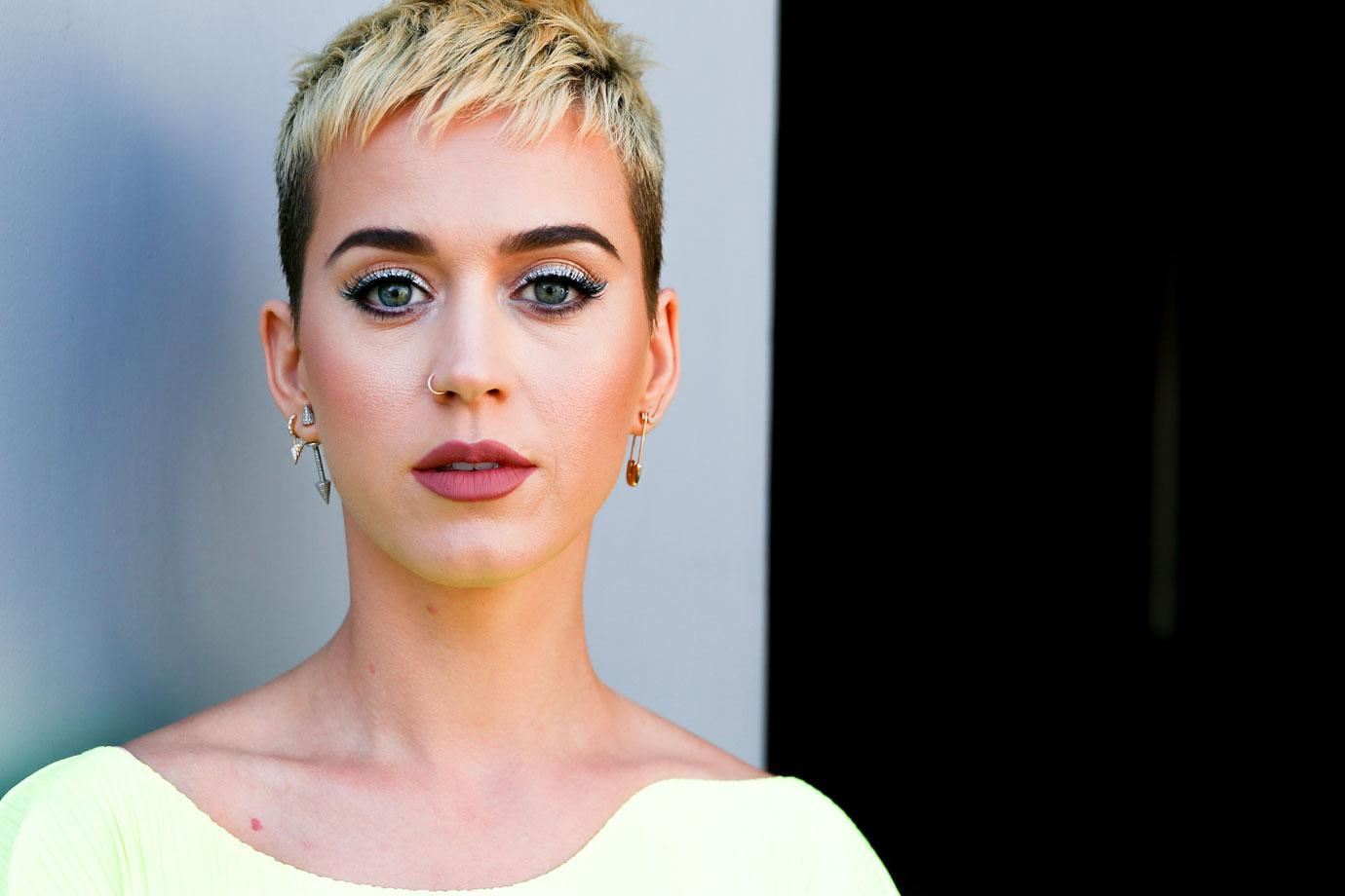 Katy perry sober going to therapy after split from orlando bloom 02