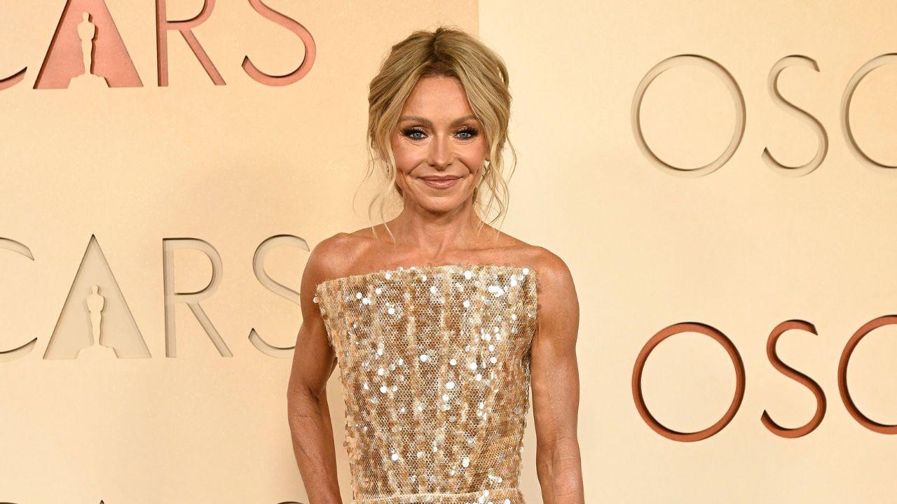 Image of Kelly Ripa confessed being an 'over-brusher' is the 'good bad habit.'