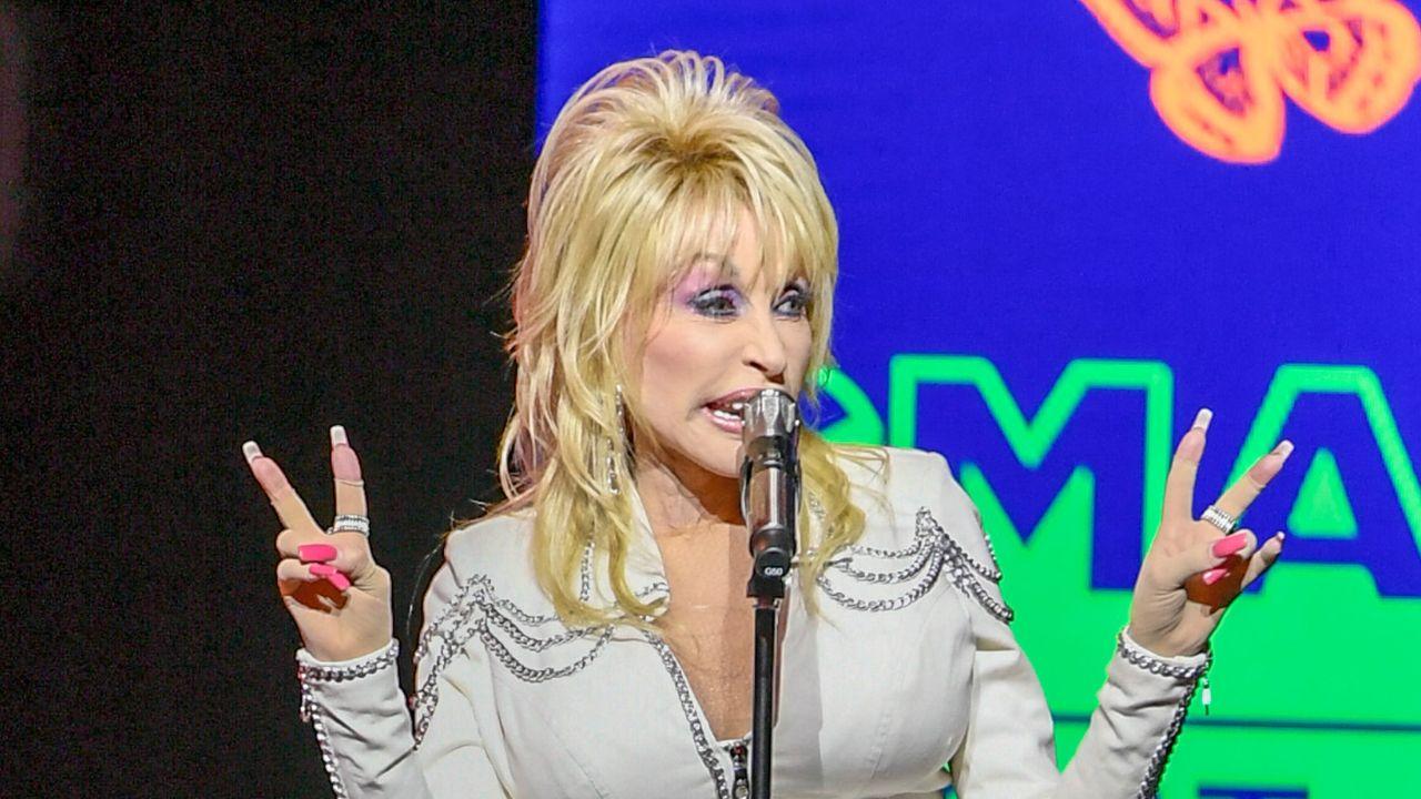 image of Dolly Parton died in August.