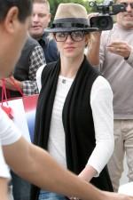 2009__12__BSwenn5400248 150×225.jpg