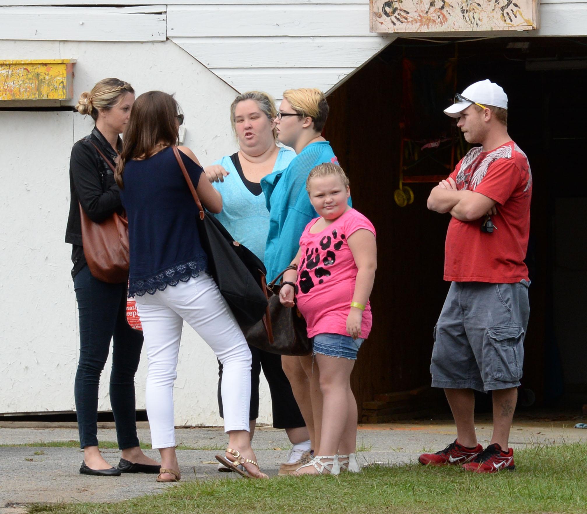 Honey Boo Boo shows off her new Louis Vuitton bag in McIntyre, GA