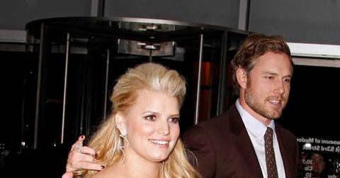 Jessica simpso nov30 02.jpg