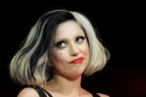 2011__06__Lady_Gaga_June2newsneb 300×200.jpg