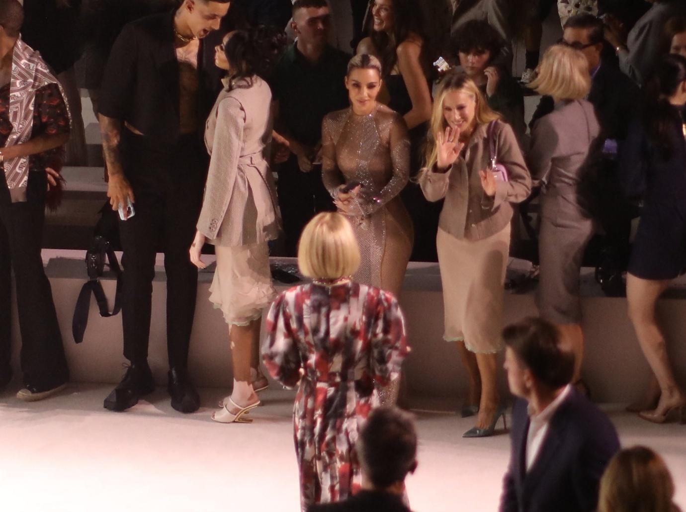 did anna wintour switch seats after kim kardashian sat beside