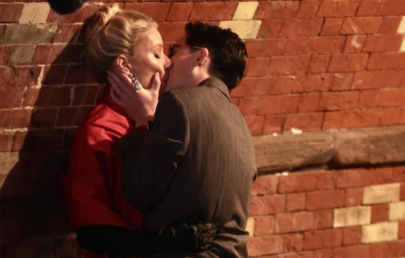 timothee chalamet gwyneth paltrow kissing new york