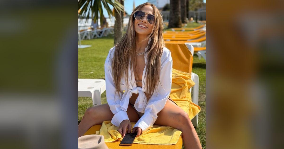 single jennifer lopez bares butt skimpy bikini spain photos