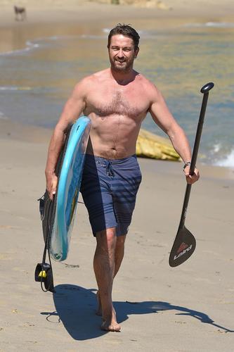 Hunks In Trunks The Hottest Celebrity Male Beach Bodies In Hollywood 
