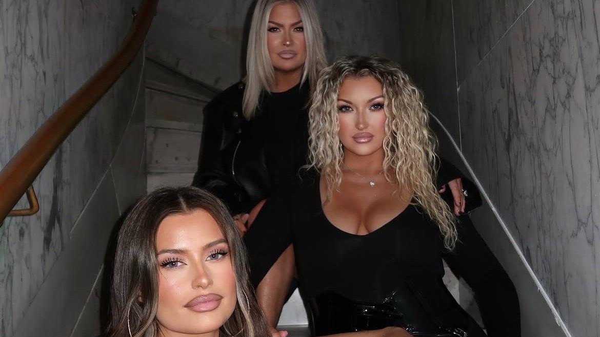 Photo of Lexi Wood, Shannon Cassidy Wood and Tiffany Wood. 