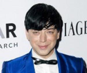 2010__11__Malan_Breton_Nov19_newsnea 300×289.jpg