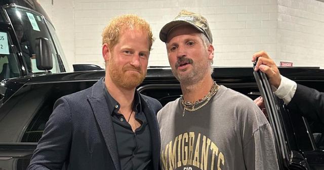 prince harry poses lafc owner shaun neff