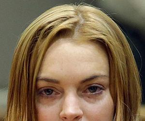 Lindsay_lohan_runs_from_rehab_rotator.jpg