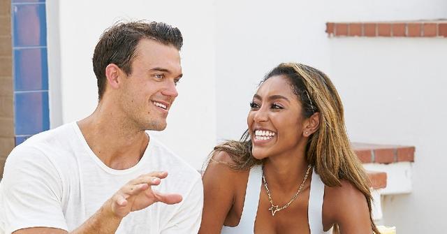 Ben Smith Talking To Tayshia Adams