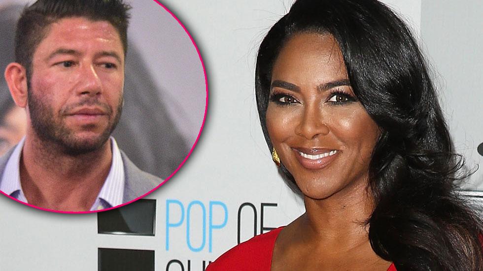 Kenya moore defends boyfriend eugene casciaro