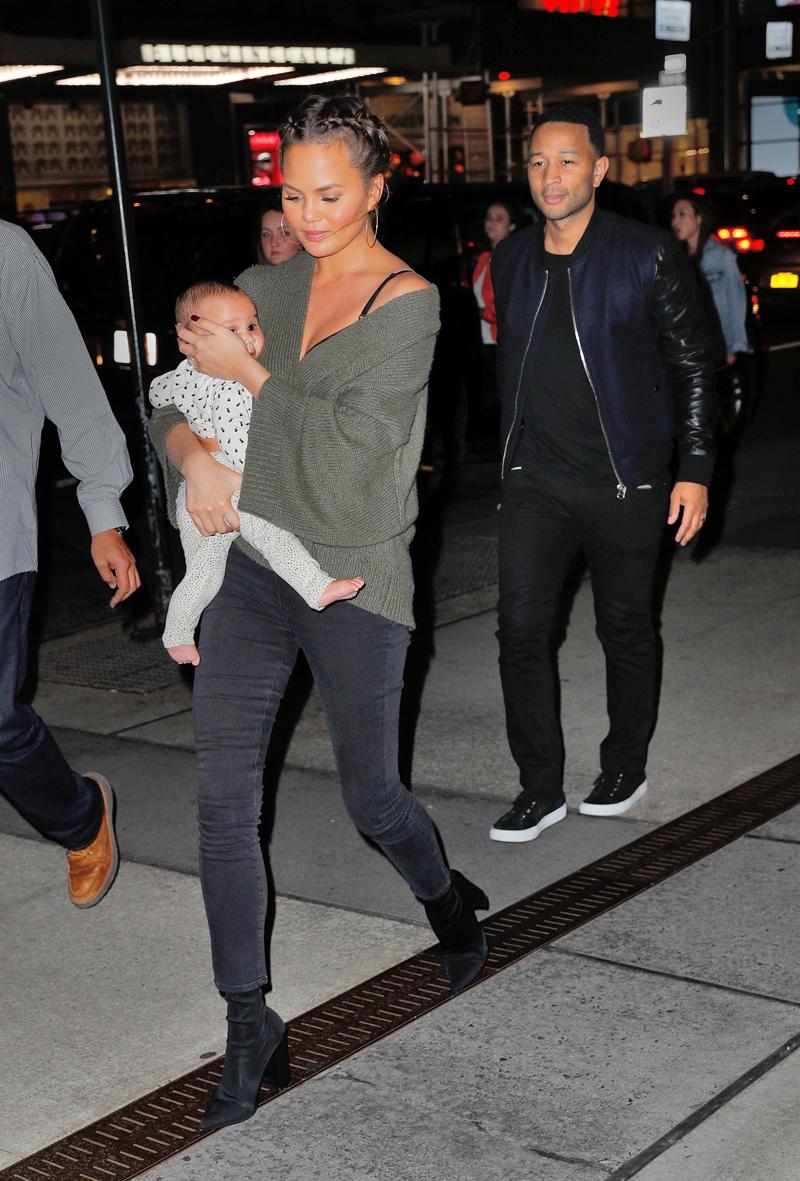 chrissy teigen daughter luna john legend